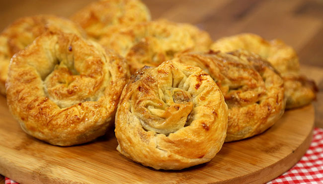 Gül Böreği   (Peynirli,Patatesli,Kıymalı ,Ispanaklı)